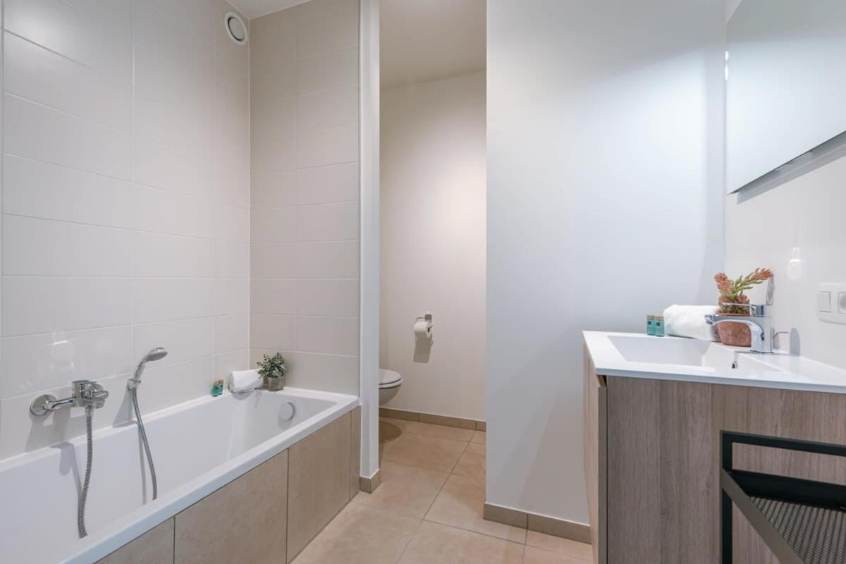 Huswell - Lovely New Apartment At The Harbor + Parking Brygge Exteriör bild