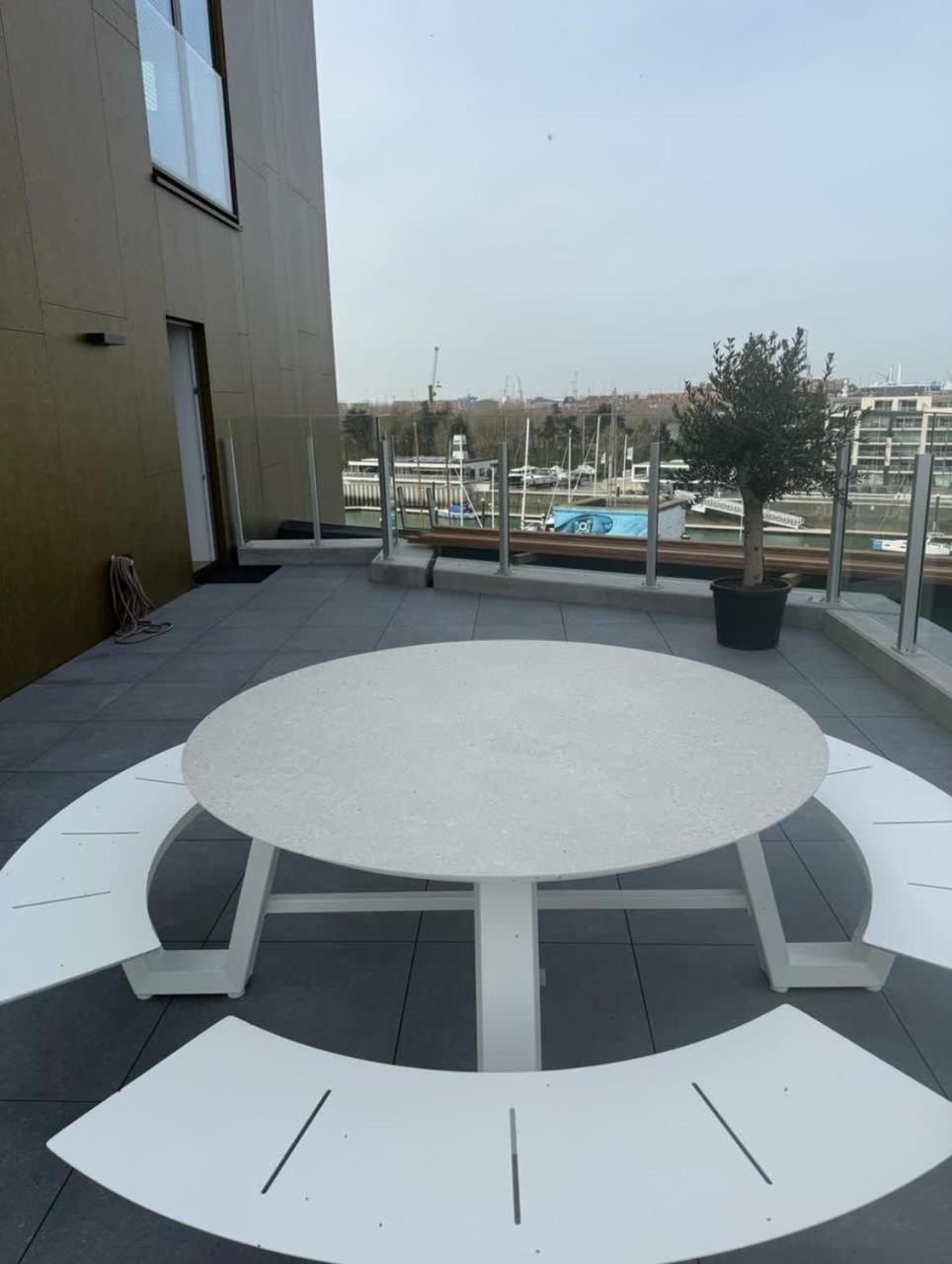 Huswell - Lovely New Apartment At The Harbor + Parking Brygge Exteriör bild